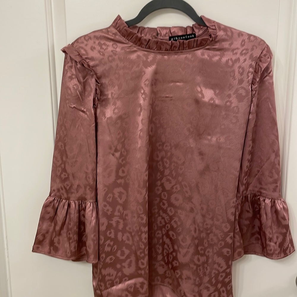 Silky dusty rose blouse.